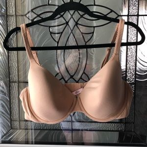 VS nude/tan 38D bra